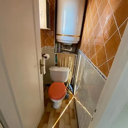 A A 100m De La